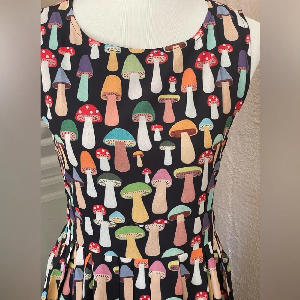 Women’s Black Mushroom Print Sleeveless Dress - Picture 8 of 12
